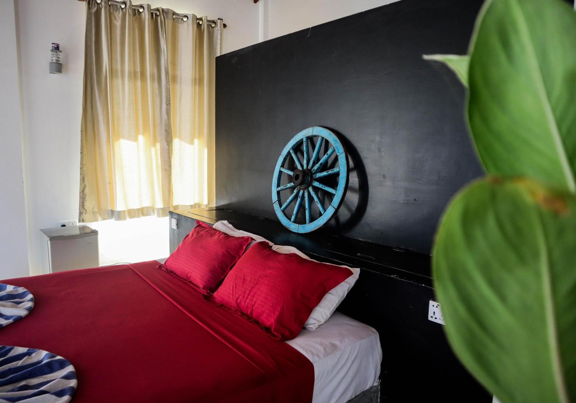 Singhe House Hotel Диквела Екстериор снимка