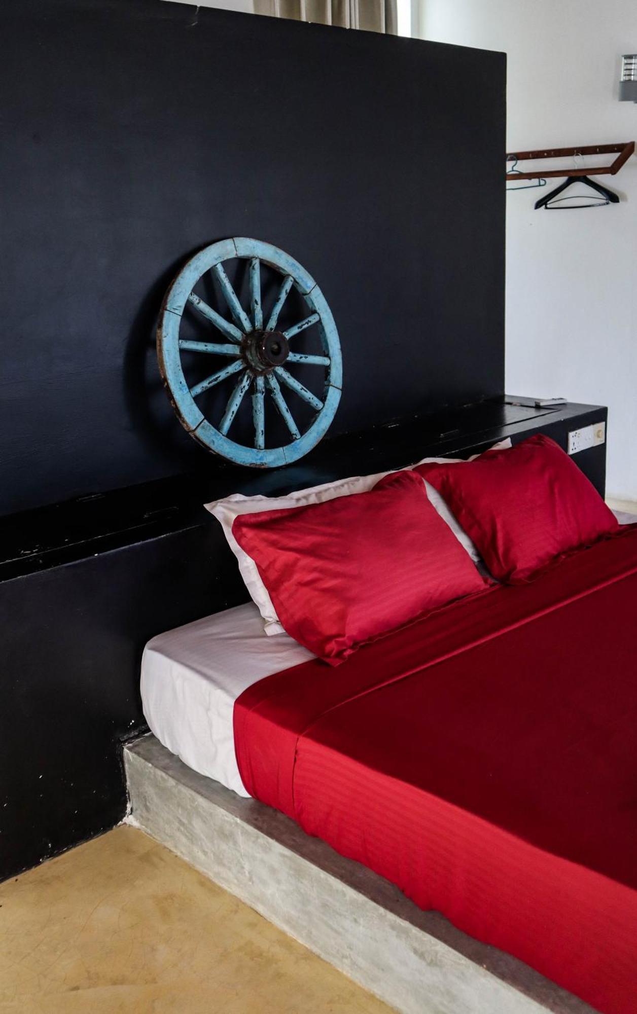 Singhe House Hotel Диквела Екстериор снимка